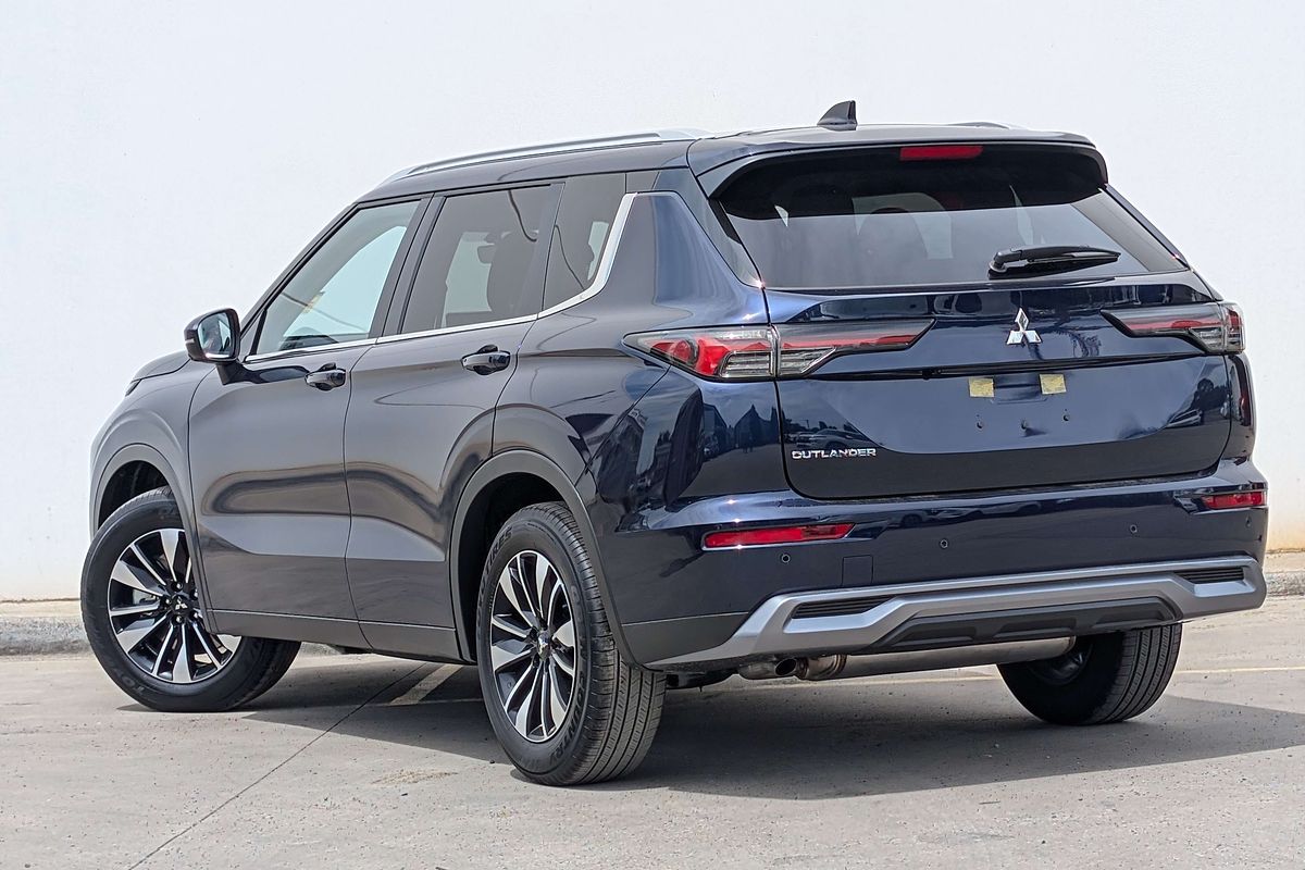 2026 Mitsubishi Outlander LS ZM