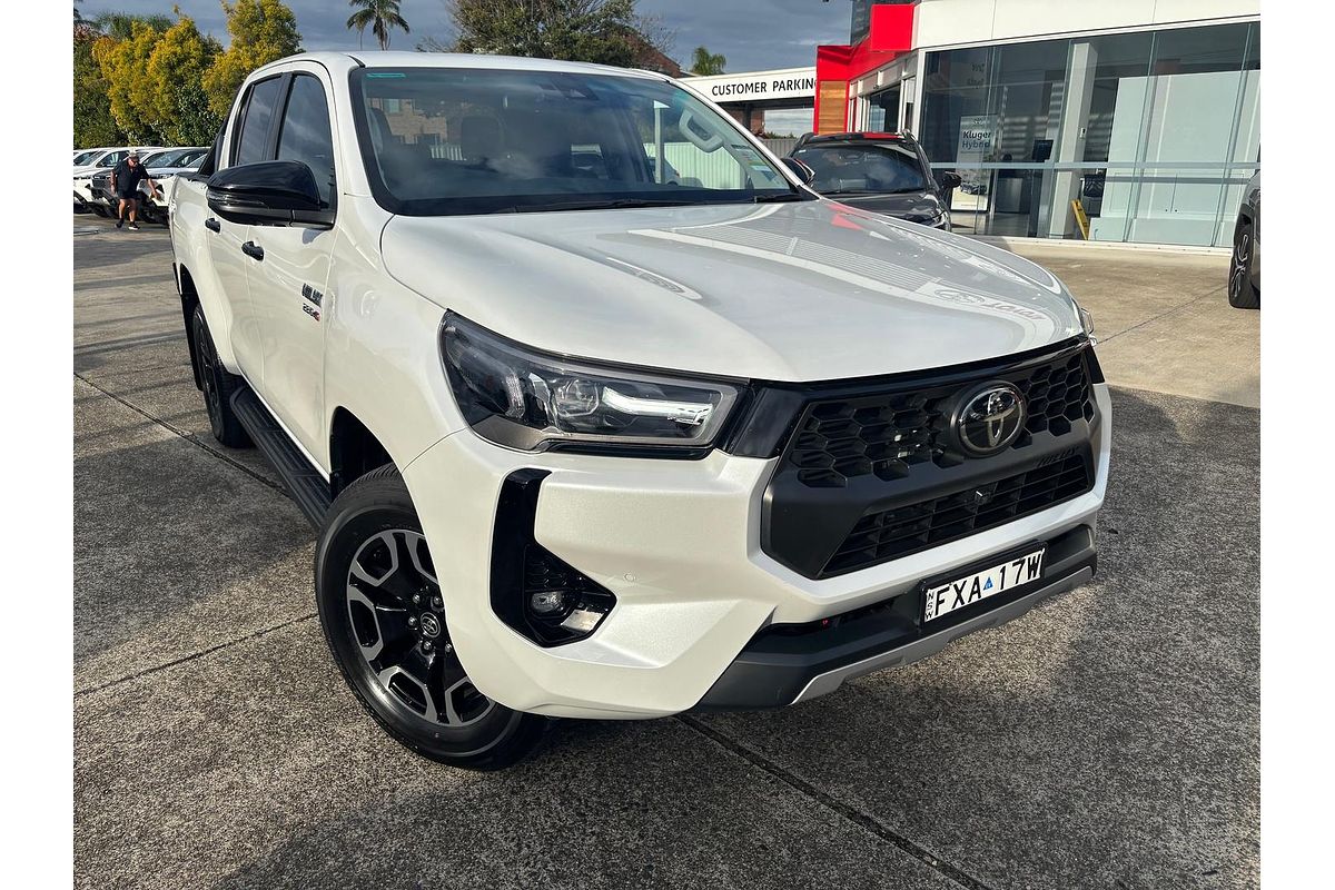 2025 Toyota Hilux SR5 48V GUN126R 4X4