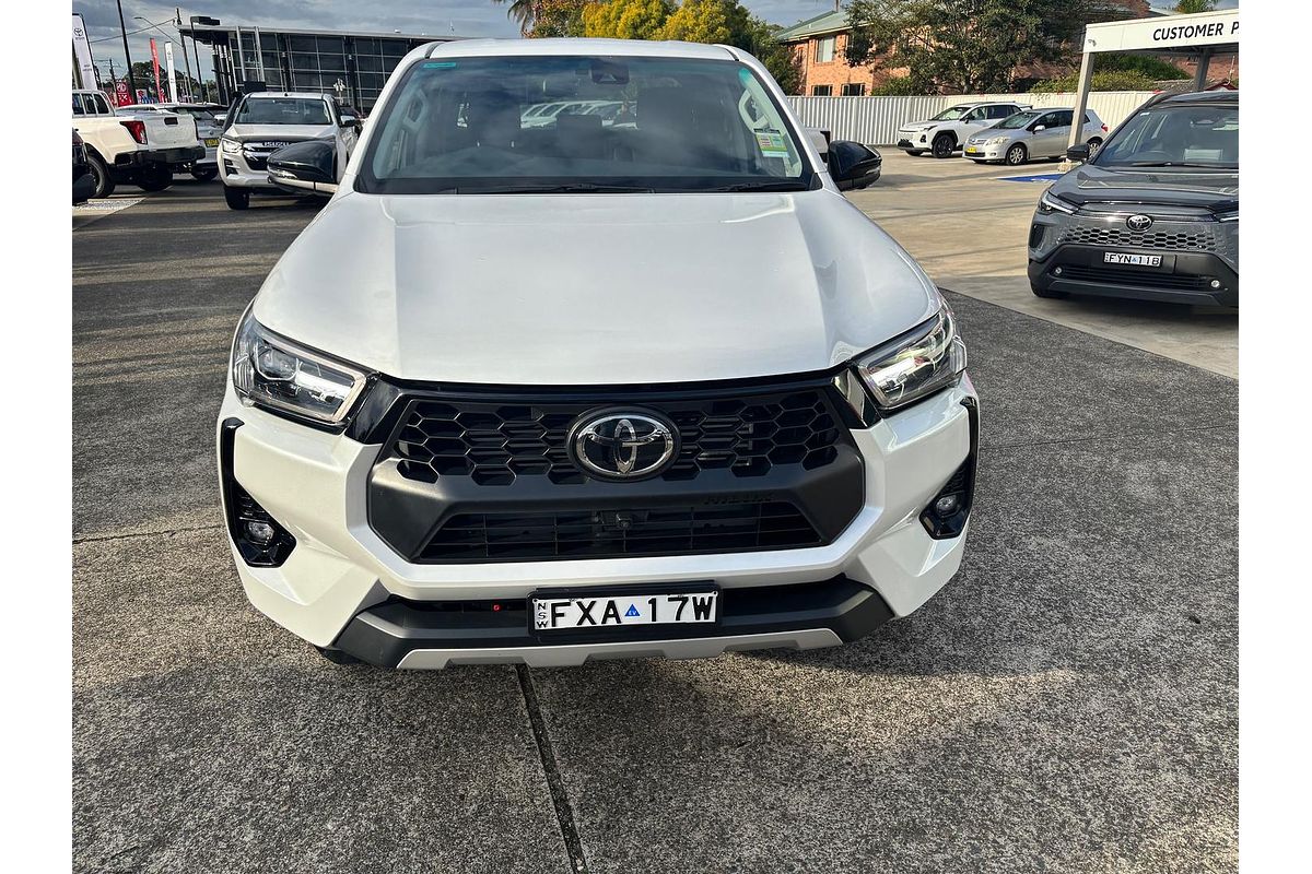 2025 Toyota Hilux SR5 48V GUN126R 4X4