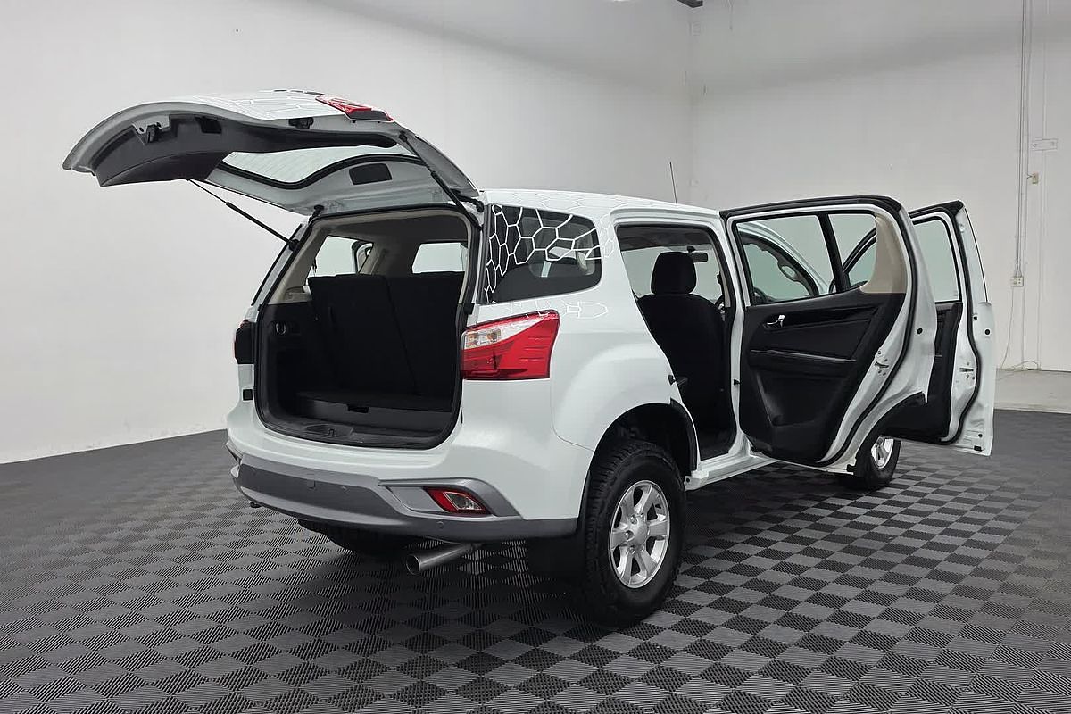2020 Isuzu MU-X LS-M