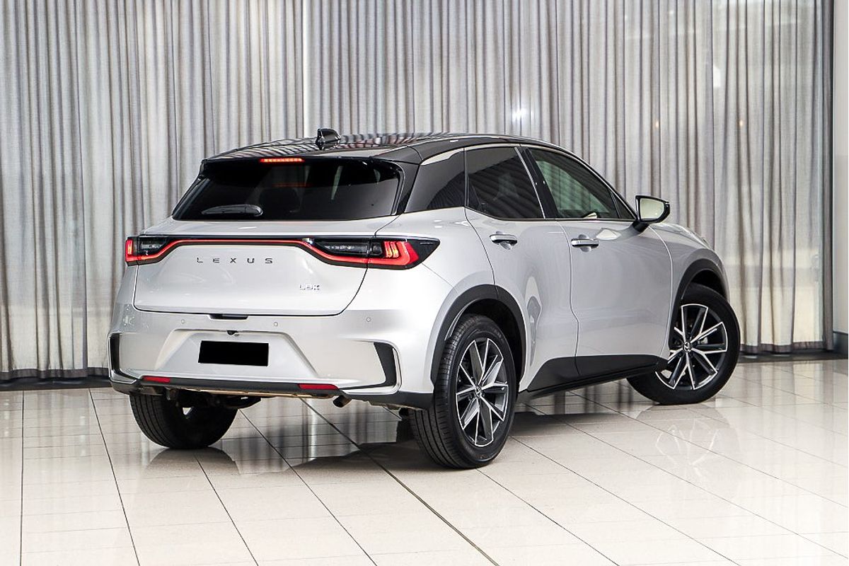 2024 Lexus LBX Luxury MAYH10R