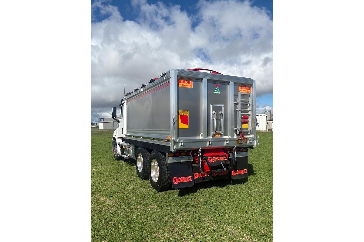 2024 Freightliner Cascadia 126 Tipper image 6