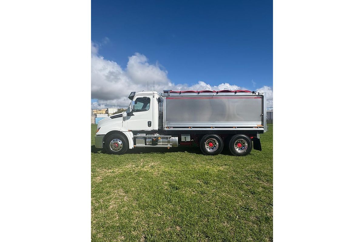 2024 Freightliner Cascadia 126 Tipper image 7