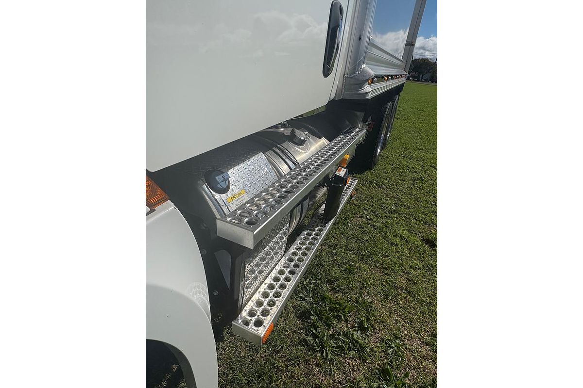 2024 Freightliner Cascadia 126 Tipper image 17