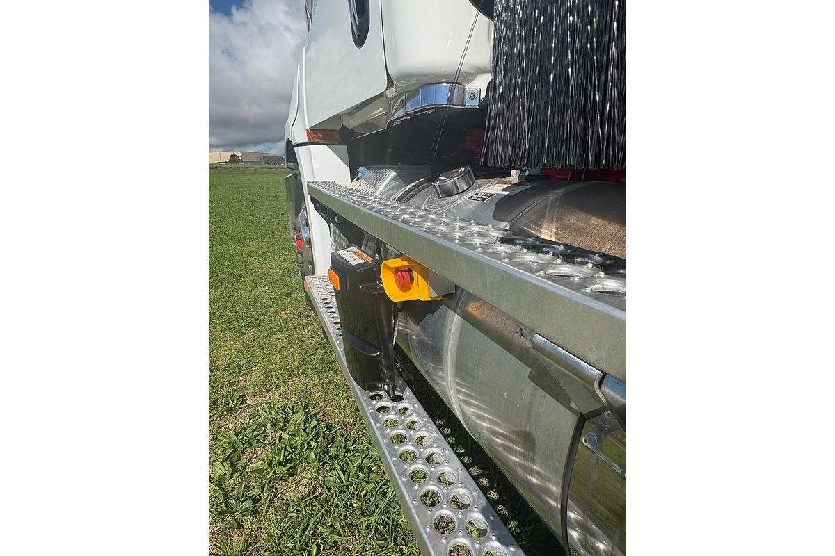 2024 Freightliner Cascadia 126 Tipper image 18