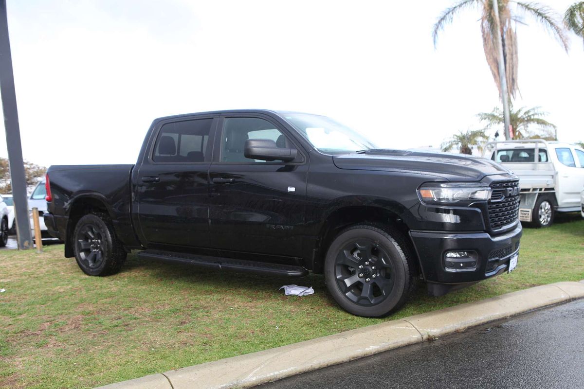 2026 RAM 1500 Express Black Edition Hurricane SO DT 4X4 SWB