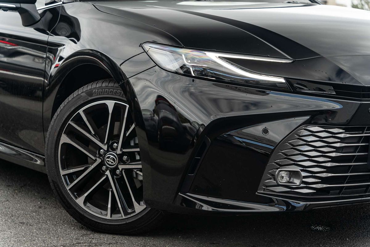 2025 Toyota Camry SL AXVH80R