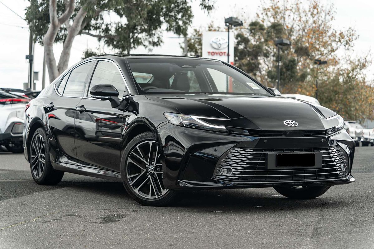 2025 Toyota Camry SL AXVH80R