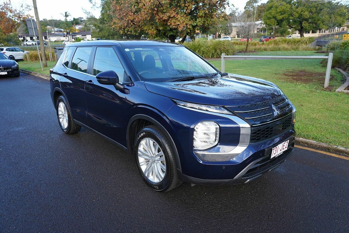 2023 Mitsubishi Outlander ES ZM