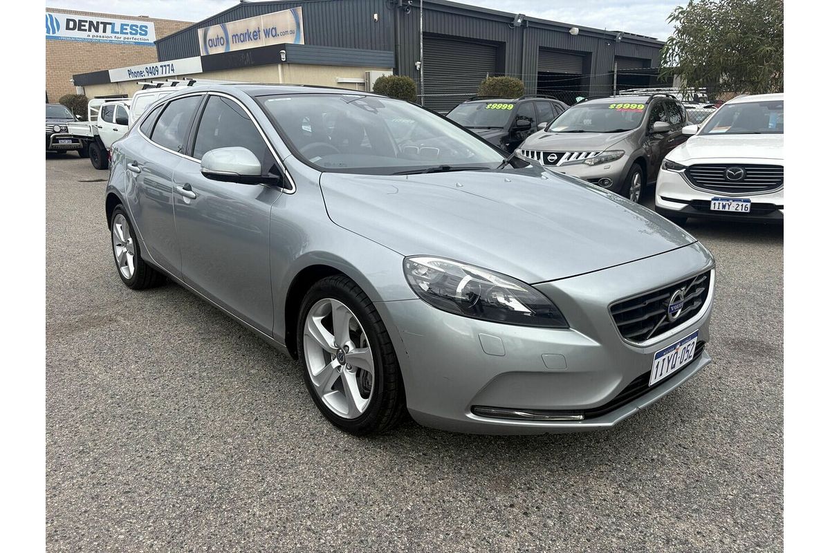 2014 Volvo V40 T4 Luxury