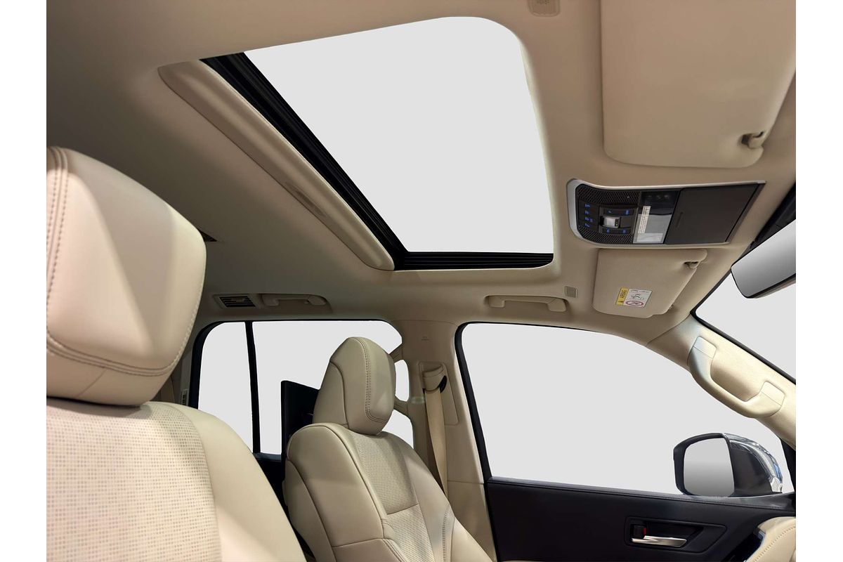 2023 Toyota Landcruiser Sahara ZX FJA300R image 5