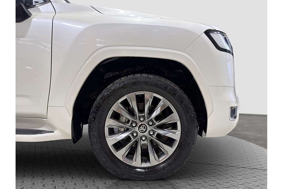 2023 Toyota Landcruiser Sahara ZX FJA300R image 25