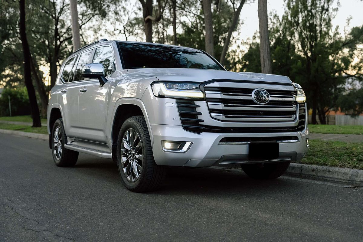 2022 Toyota Landcruiser Sahara ZX FJA300R