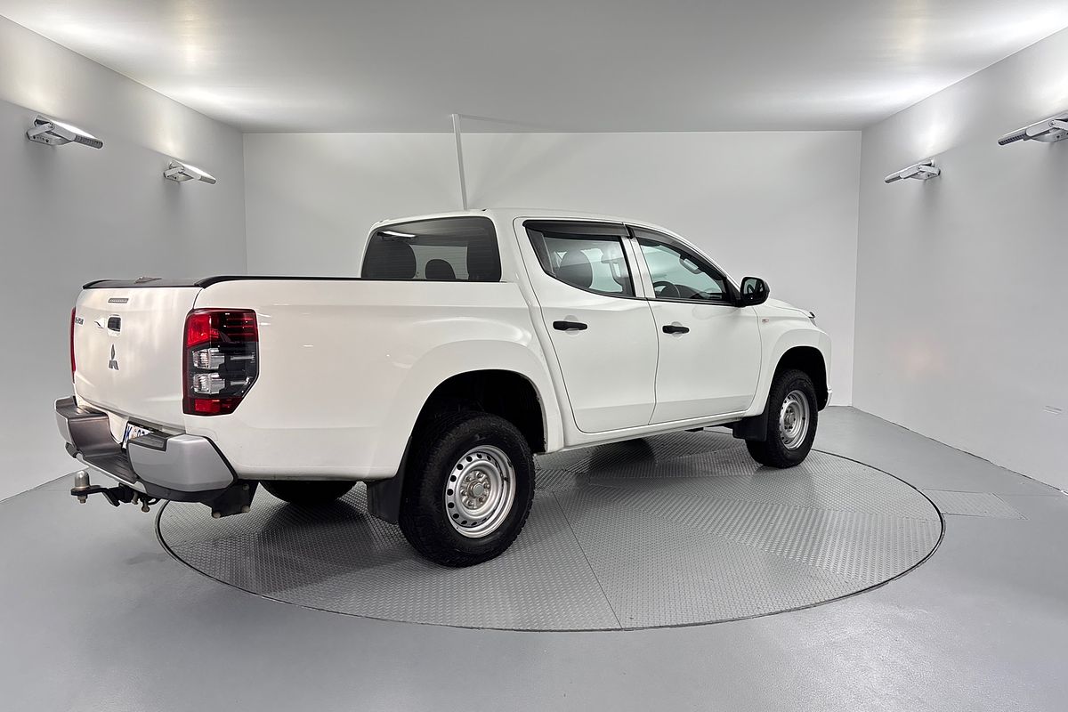 2022 Mitsubishi Triton GLX MR 4X4