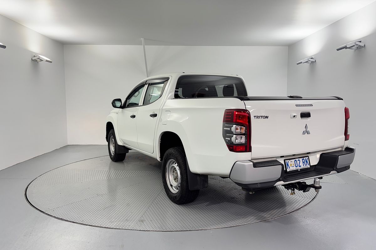 2022 Mitsubishi Triton GLX MR 4X4