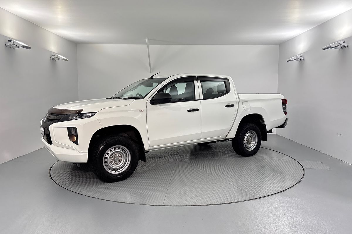2022 Mitsubishi Triton GLX MR 4X4