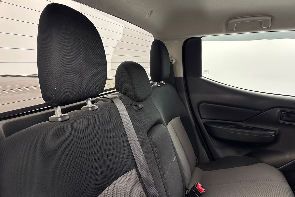 2022 Mitsubishi Triton GLX MR 4X4