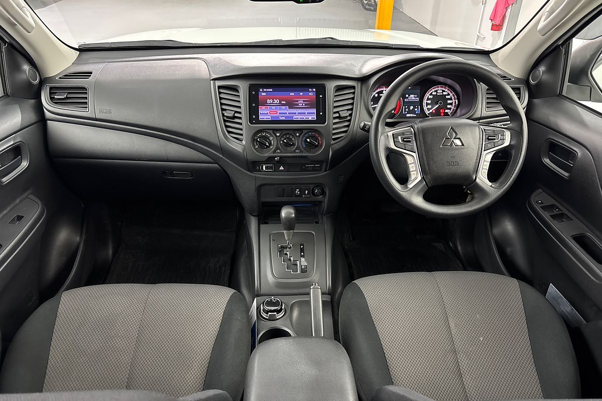 2022 Mitsubishi Triton GLX MR 4X4