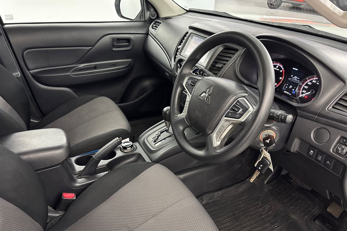 2022 Mitsubishi Triton GLX MR 4X4