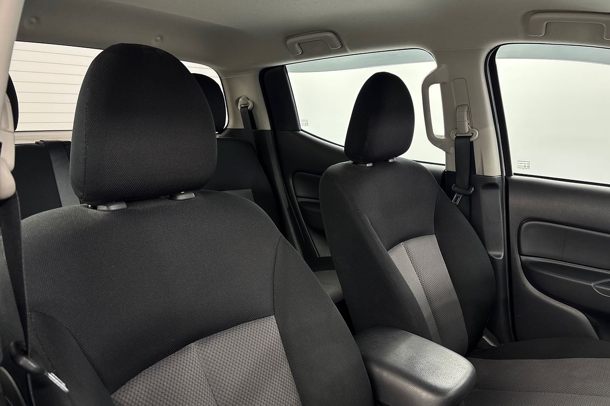 2022 Mitsubishi Triton GLX MR 4X4
