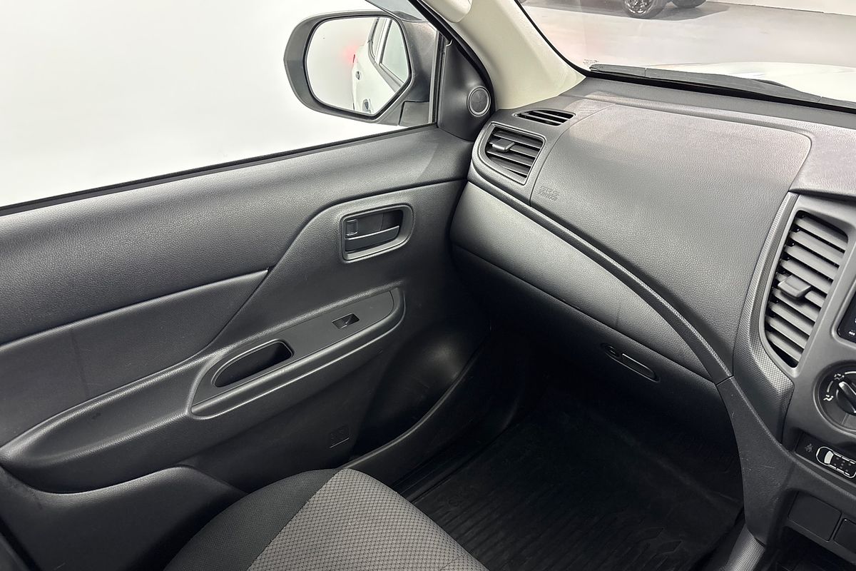 2022 Mitsubishi Triton GLX MR 4X4