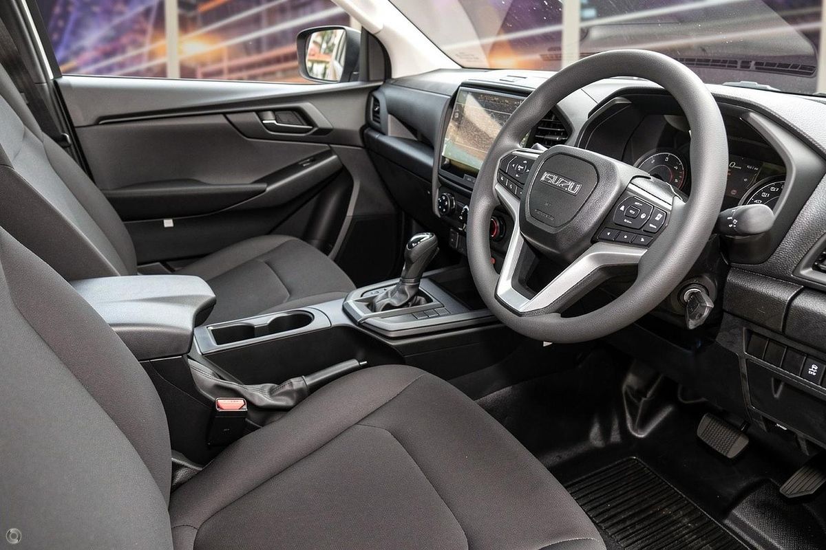 2026 Isuzu D-MAX SX High Ride Rear Wheel Drive image 14