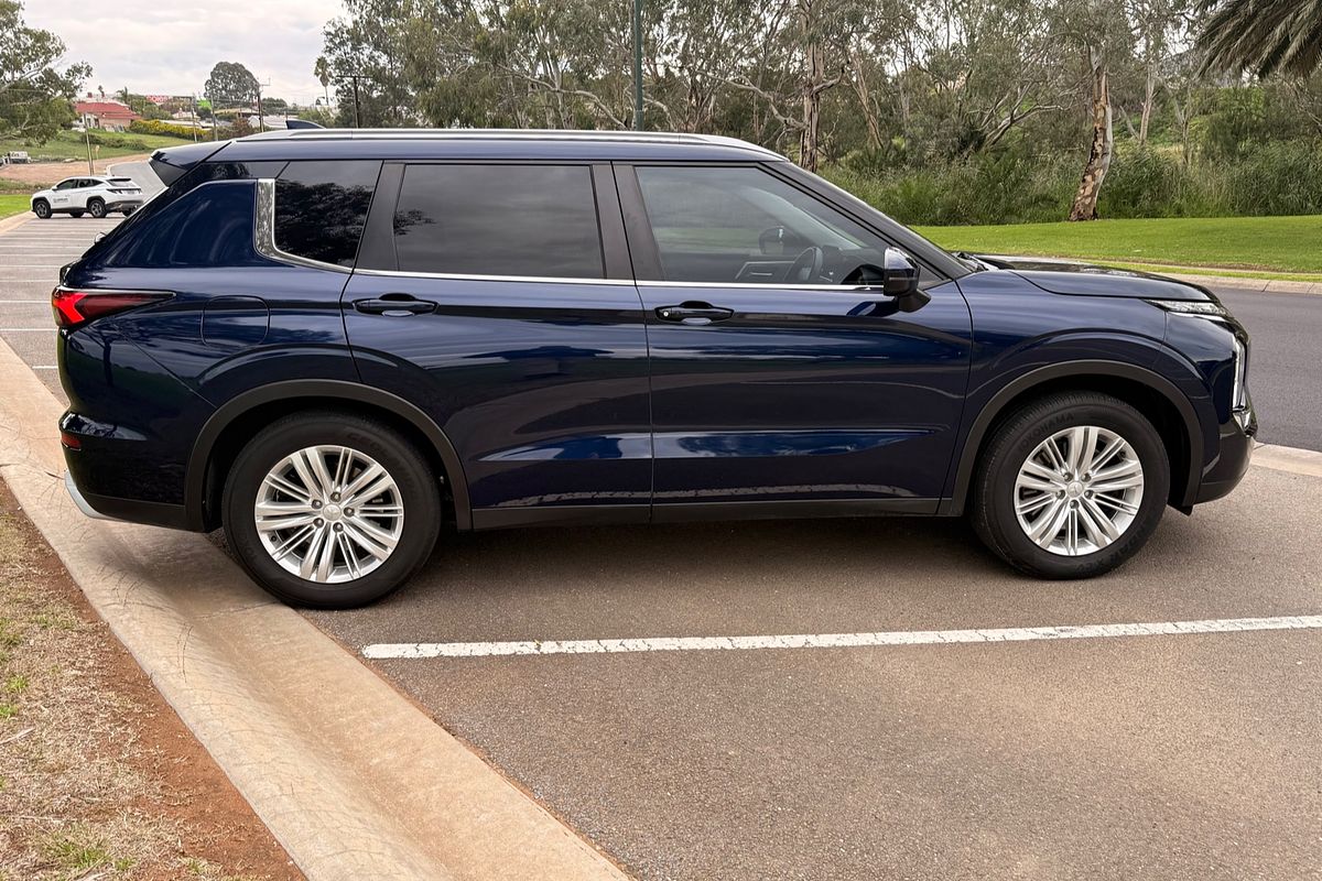 2021 Mitsubishi Outlander LS ZM