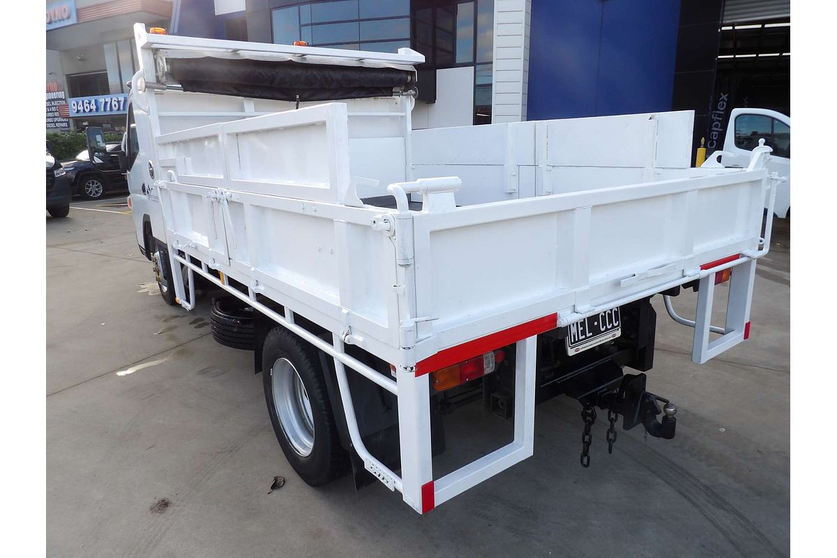 2016 Fuso Canter 815 MWB image 3