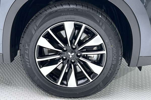 2025 Mitsubishi Outlander LS ZM thumb-9