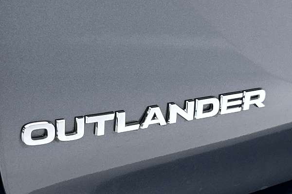 2025 Mitsubishi Outlander LS ZM thumb-21