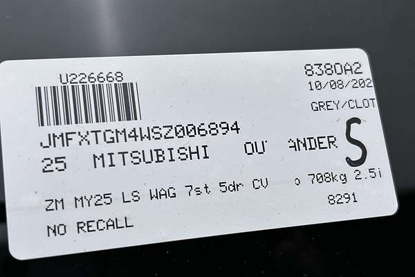2025 Mitsubishi Outlander LS ZM thumb-23