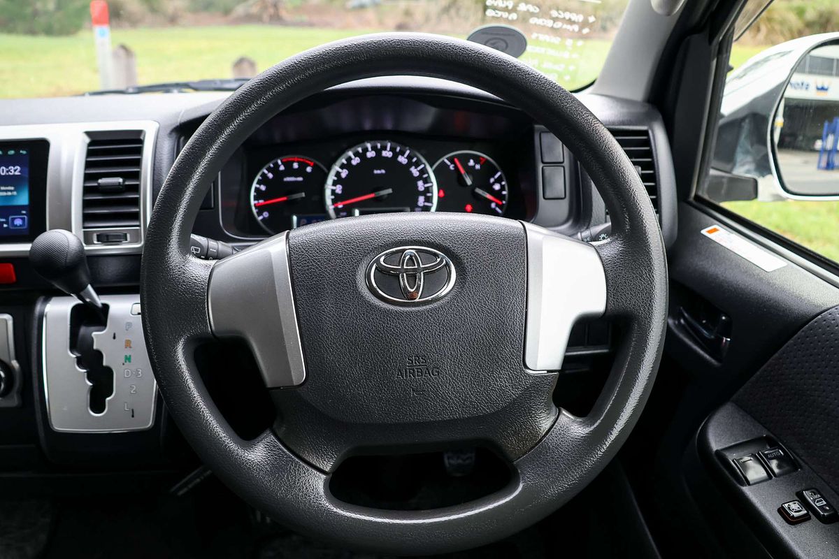 2014 Toyota Hiace KDH206 4WD Super GL KDH201R LWB image 15