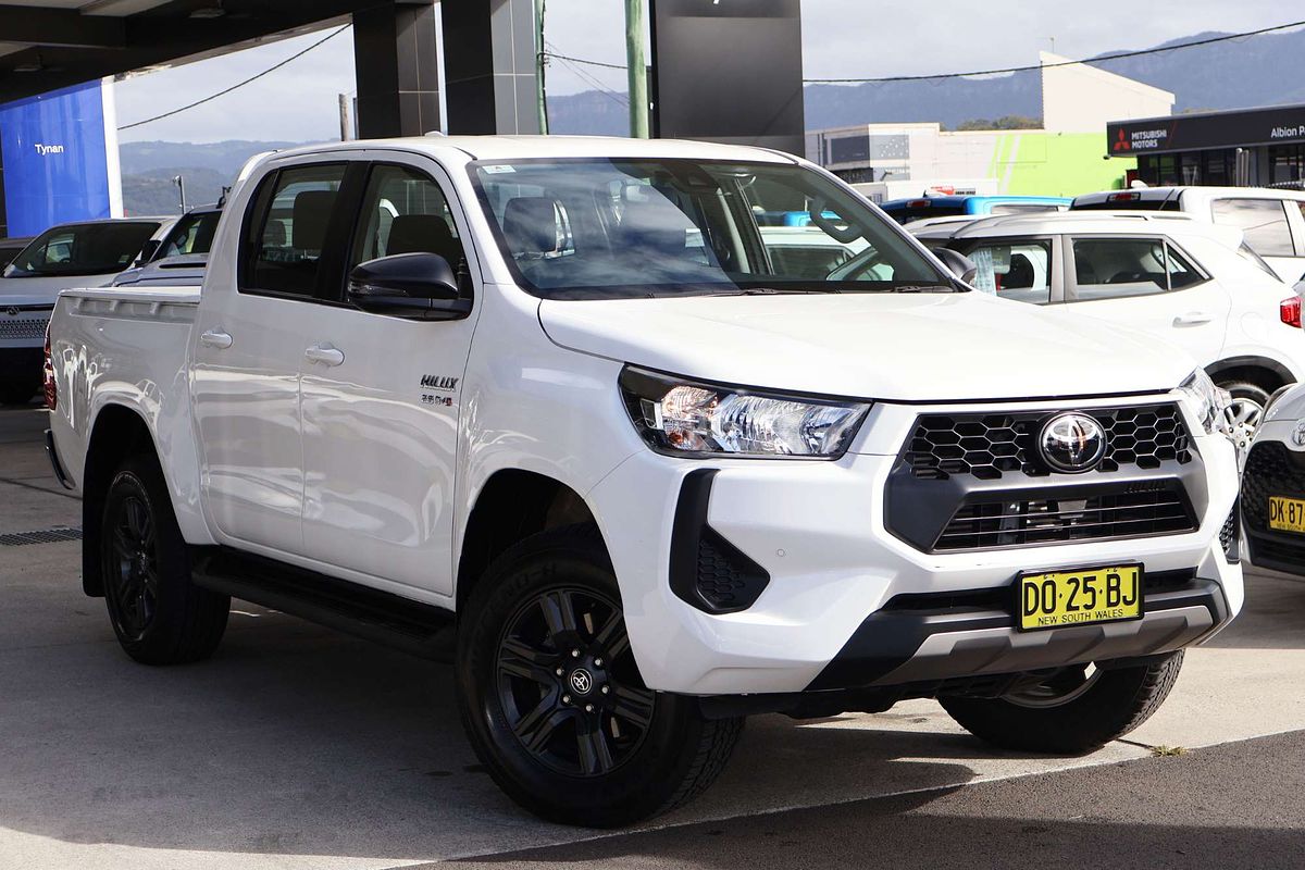 2025 Toyota Hilux SR GUN126R 4X4