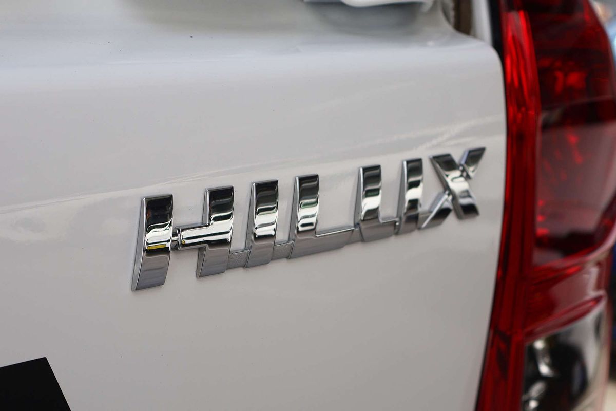 2025 Toyota Hilux SR GUN126R 4X4 image 14