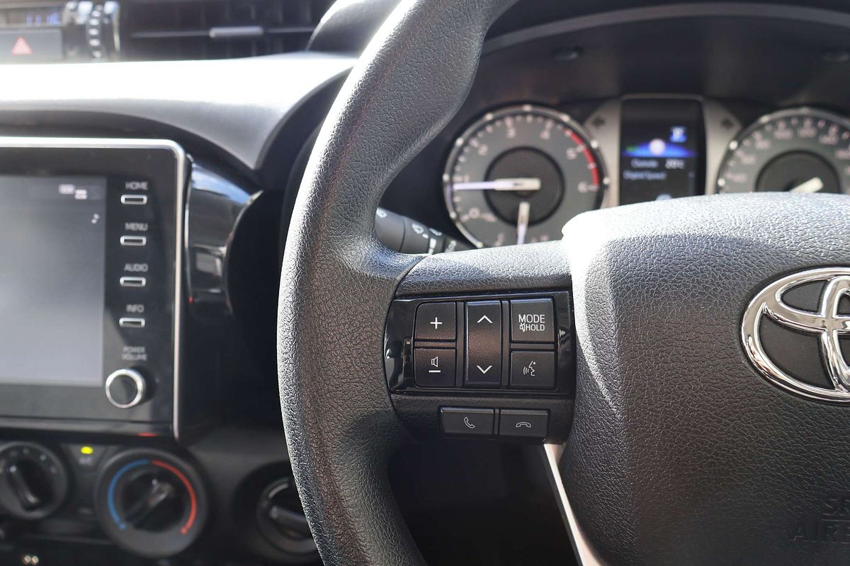2025 Toyota Hilux SR GUN126R 4X4 image 22