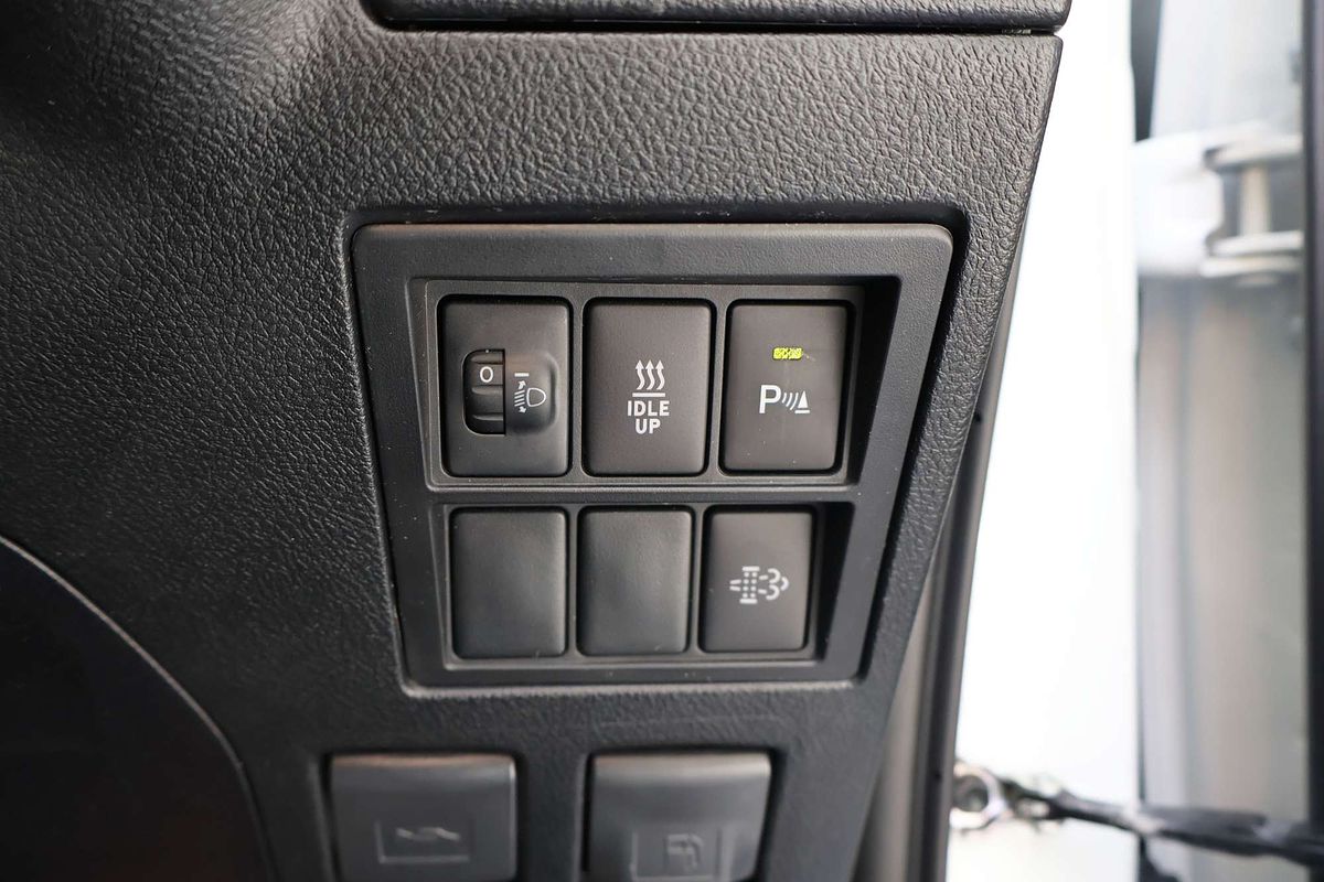 2025 Toyota Hilux SR GUN126R 4X4 image 24