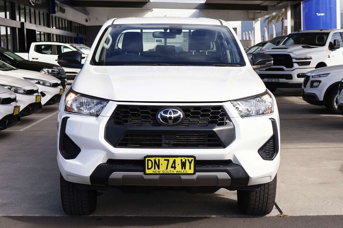 2025 Toyota Hilux SR GUN126R 4X4 image 6