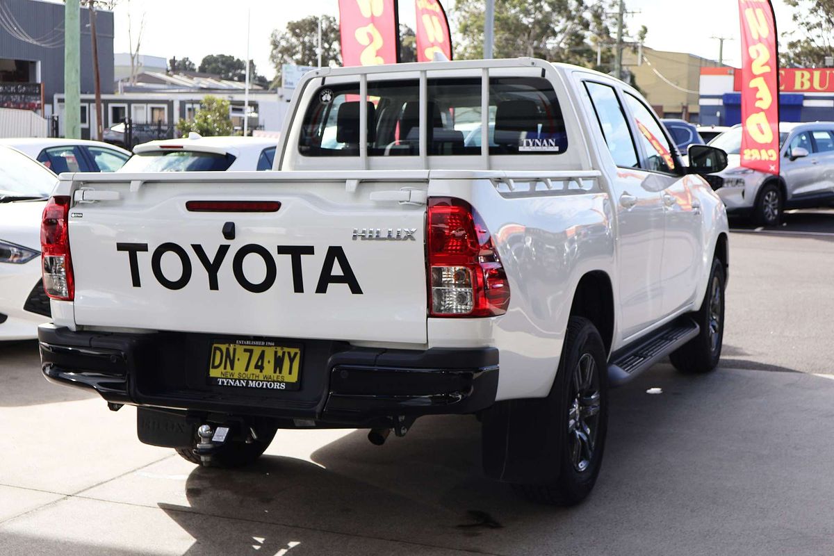 2025 Toyota Hilux SR GUN126R 4X4 image 11