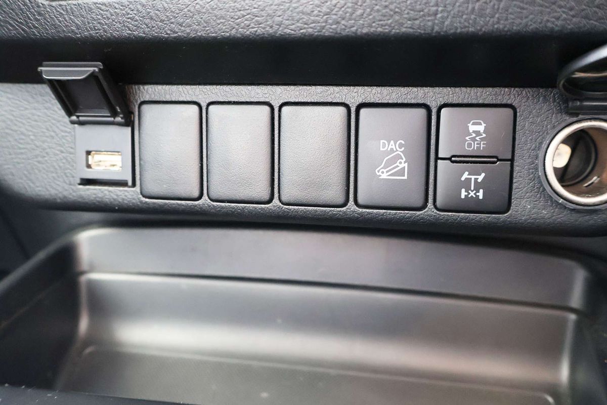 2025 Toyota Hilux SR GUN126R 4X4 image 21