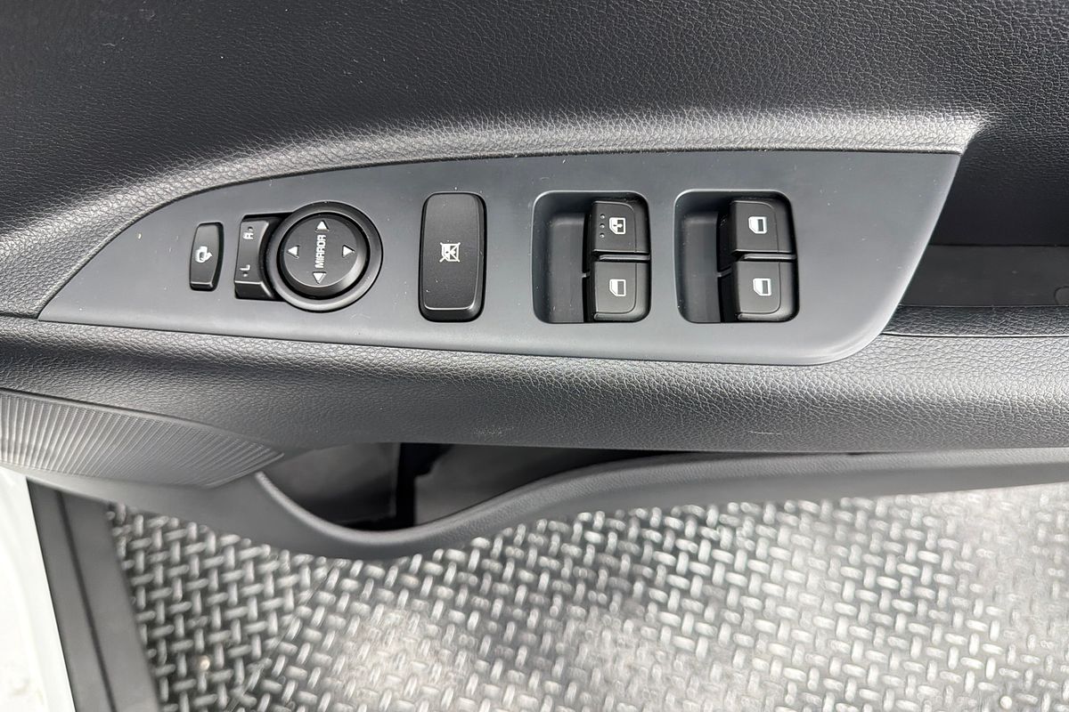 2024 Kia Stonic S YB