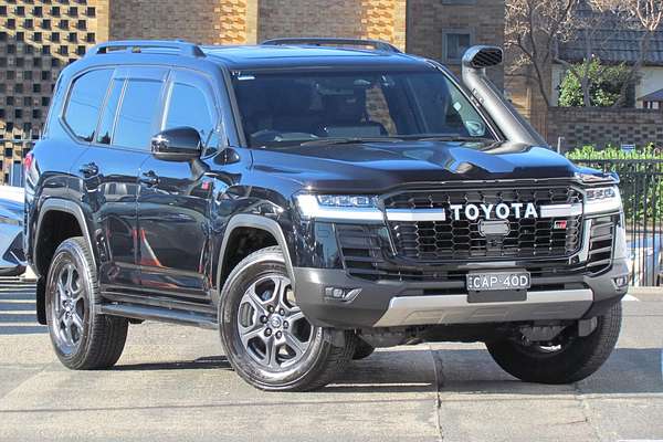 2025 Toyota Landcruiser GR Sport FJA300R