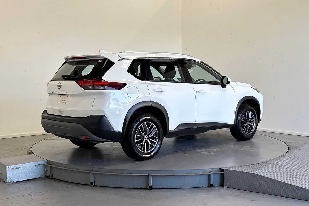 2024 Nissan X-TRAIL ST T33