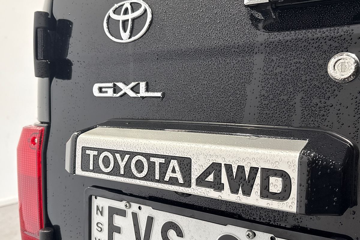 2025 Toyota Landcruiser GXL GDJL76R