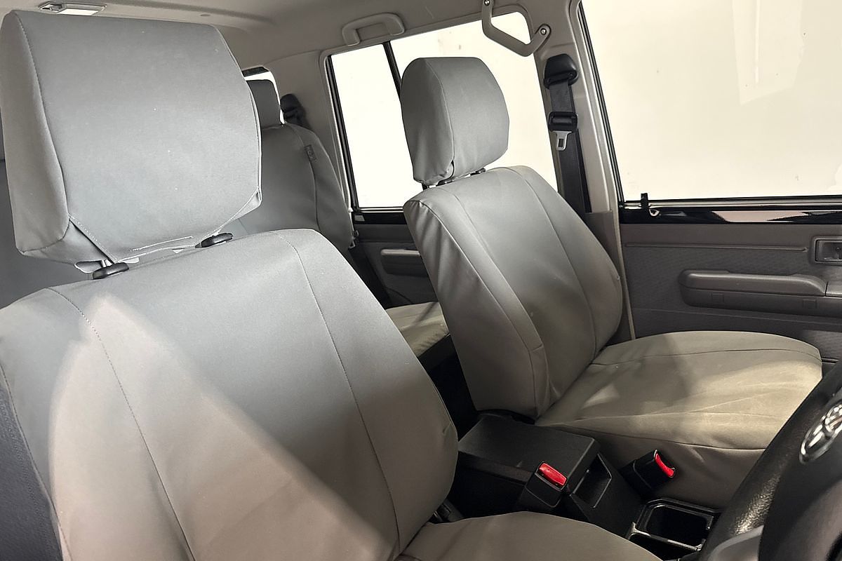 2025 Toyota Landcruiser GXL GDJL76R