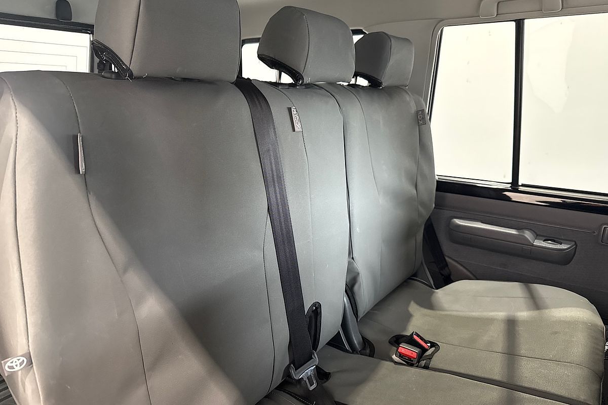 2025 Toyota Landcruiser GXL GDJL76R