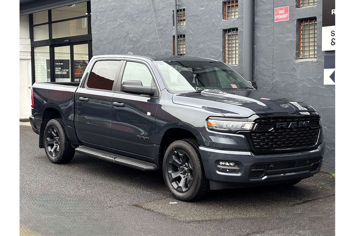 2026 RAM 1500 Express Black Edition Hurricane SO DT 4X4 SWB