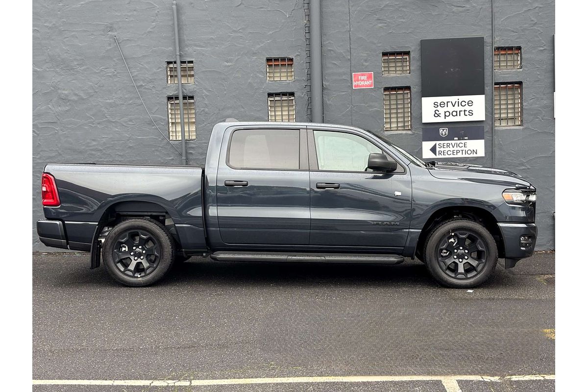 2026 RAM 1500 Express Black Edition Hurricane SO DT 4X4 SWB