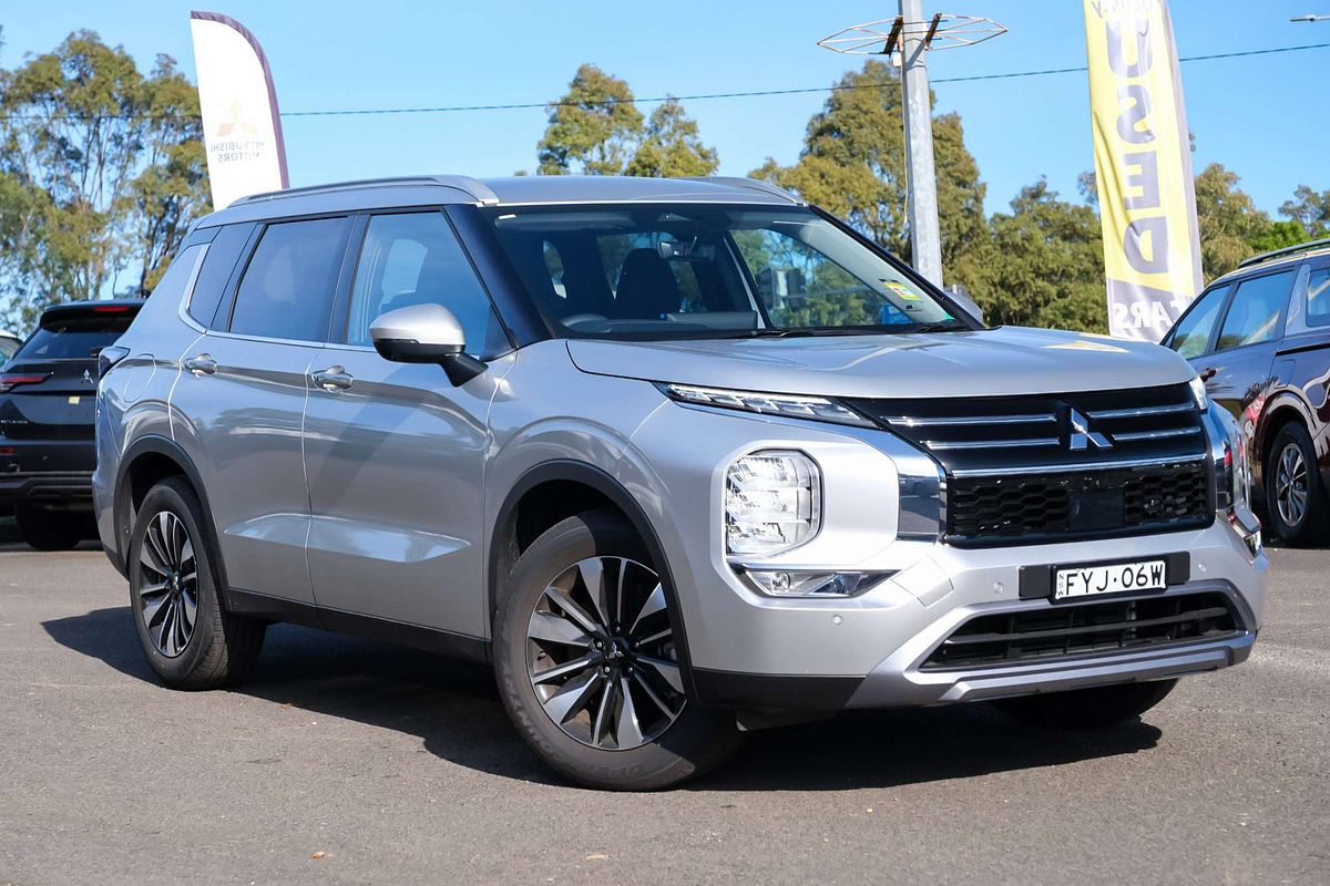 2025 Mitsubishi Outlander LS ZM
