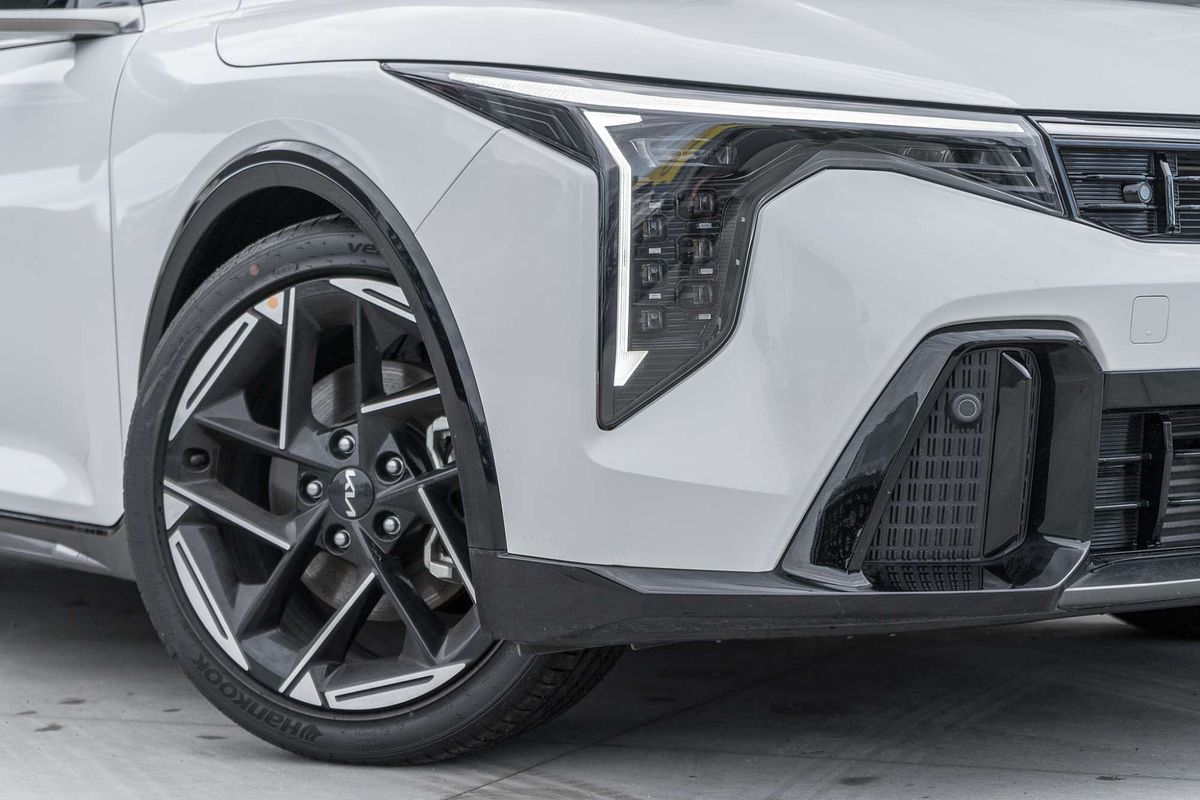 2025 Kia K4 GT-Line CL4m