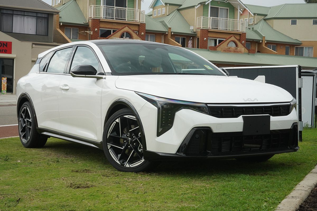 2026 Kia K4 GT-Line CL4m